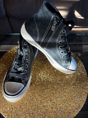 Blowfish Malibu NWT Black High-Top Casual Sneakers/embellished stones. Size 6.5